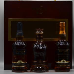 Dewars 12 Year Old 18 Year Old Signature Whisky In Presentation Case