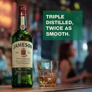 Jameson Original Triple Distilled Blended Irish Whiskey 40 vol 70cl Sweet Salty Whiskey Irish Whisky with Spicy Wood and Sweet Notes gifts for men Chritmas Pack of 6 bottles 75cl