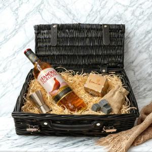 Famous Grouse Single Grain Whisky Gift Hamper 70cl 40 ABV with Sea Salt Caramel Chocolates Silver Jigger Whiskey Stones Scotch Whisky Gift Set UK